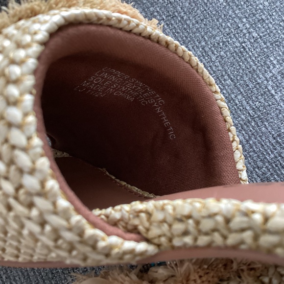 Kurt Geiger London Olive Block Heel Slide Sandal (Women), size 6.5US / 36.5EU - Picture 7 of 12